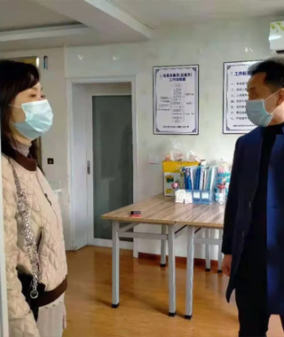 市城管執法局領(lǐng)導帶隊開(kāi)展春節走訪(fǎng)慰問(wèn)暨安全檢查工作